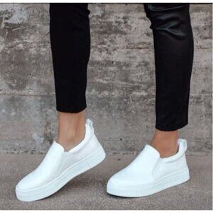 NEW LULUS Size 8.5 Cassay White Crocodile Embossed Platform Slip On Sneakers
